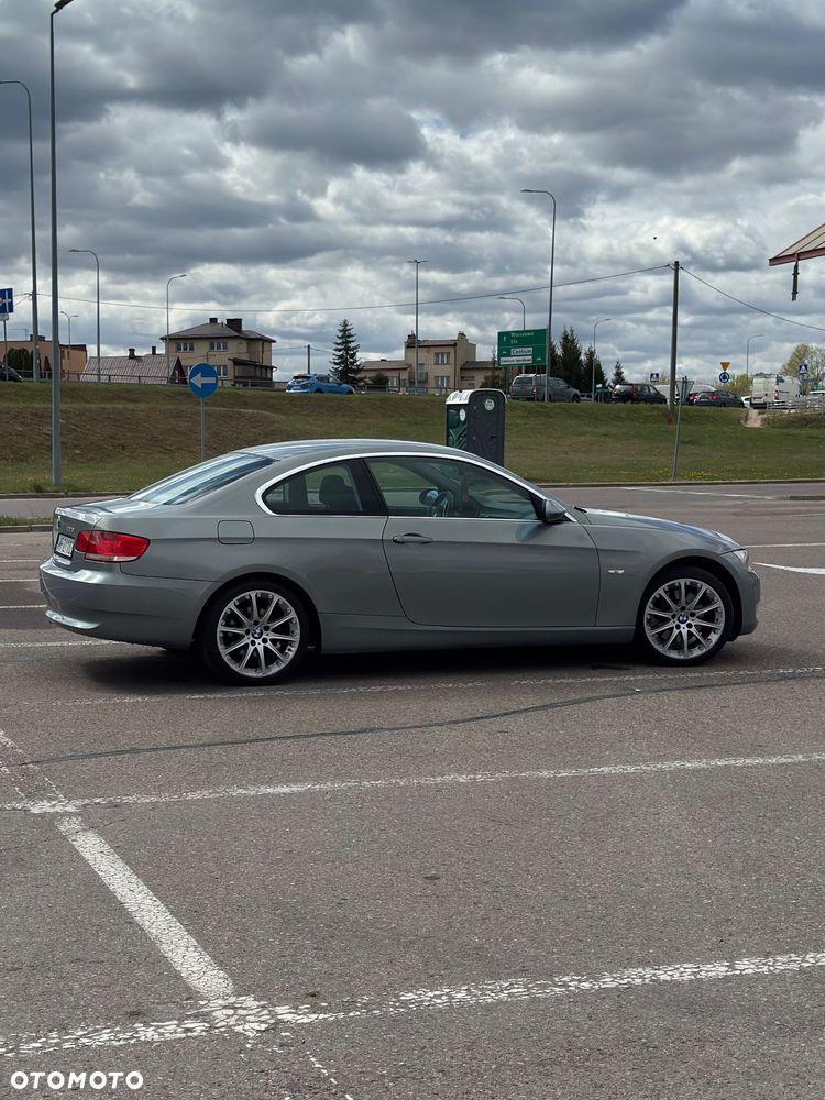 BMW Seria 3 325i - 18