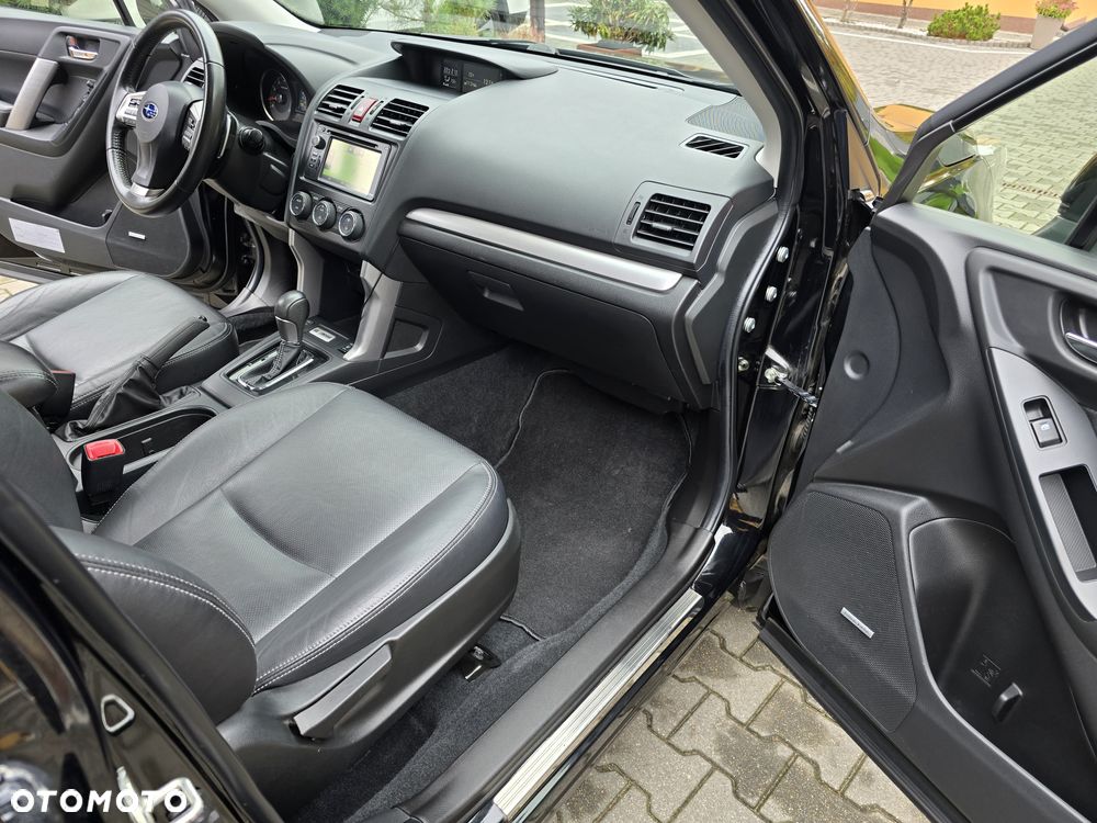 Subaru Forester 2.0XT Platinum Lineartronic - 25
