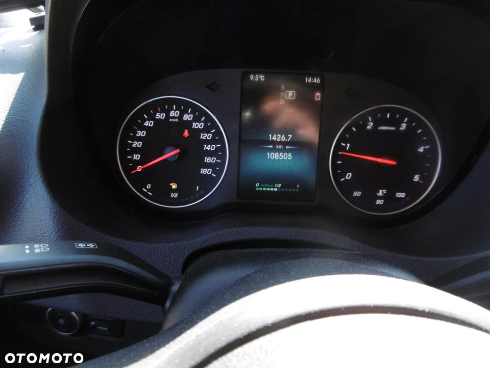 Mercedes-Benz Sprinter - 10