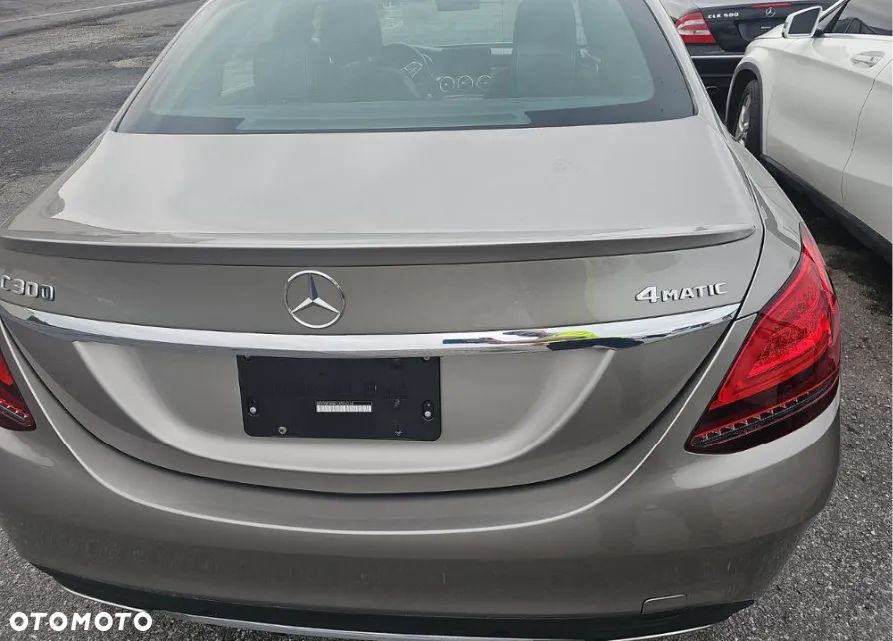 Mercedes-Benz Klasa C 300 4Matic 9G-TRONIC AMG Line - 7