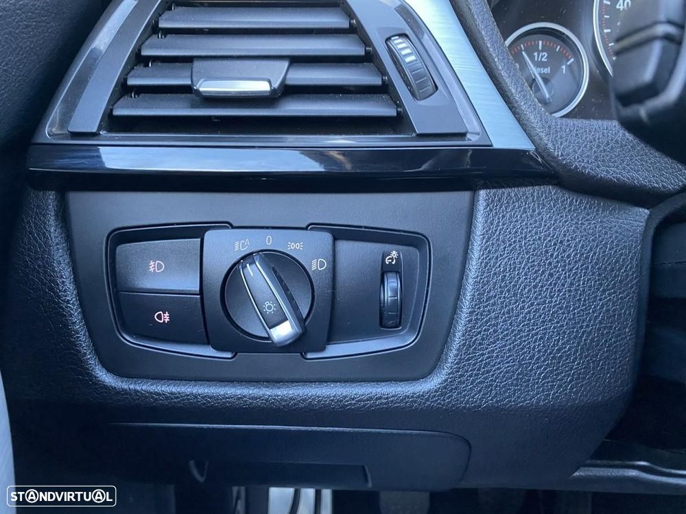 BMW 318 d Pack M - 28