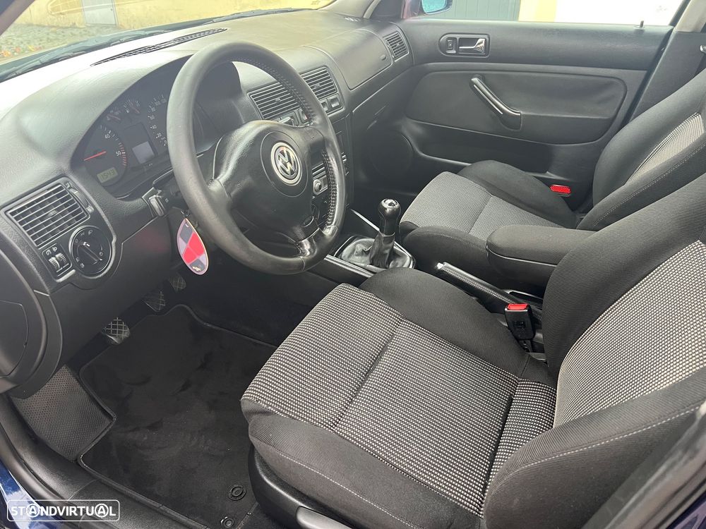 VW Golf 1.9 TDi 25 Anos - 6