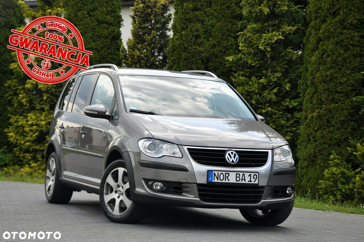 Volkswagen Touran - 1