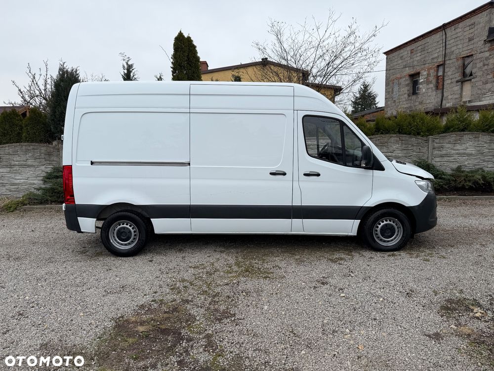 Mercedes-Benz Sprinter 907 - 2