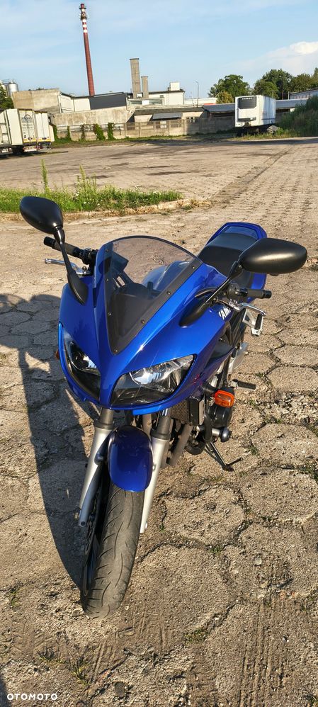 Yamaha FZS - 4