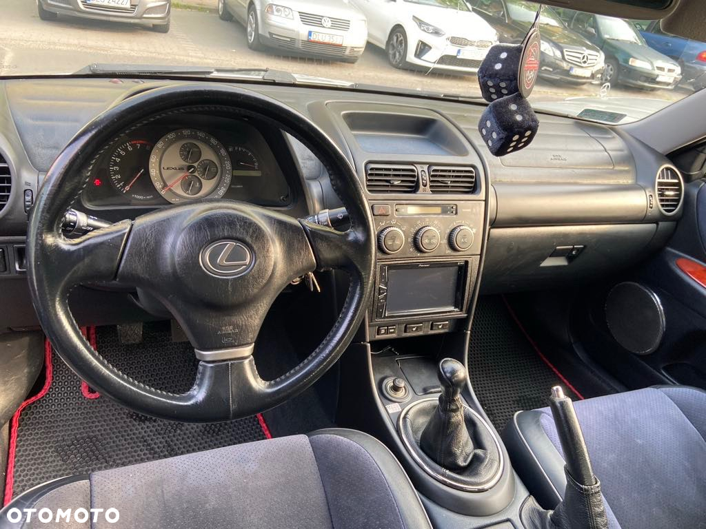 Lexus IS 200 SC Prestige - 13