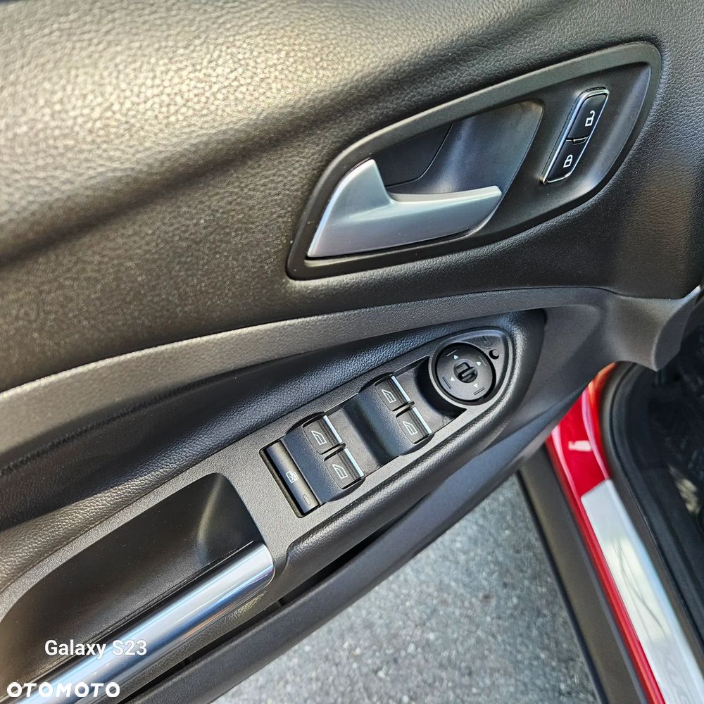Ford Kuga 1.5 EcoBoost 2x4 Titanium - 17