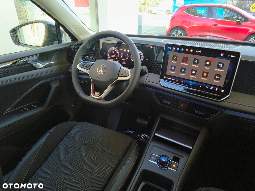 Volkswagen Tiguan - 12