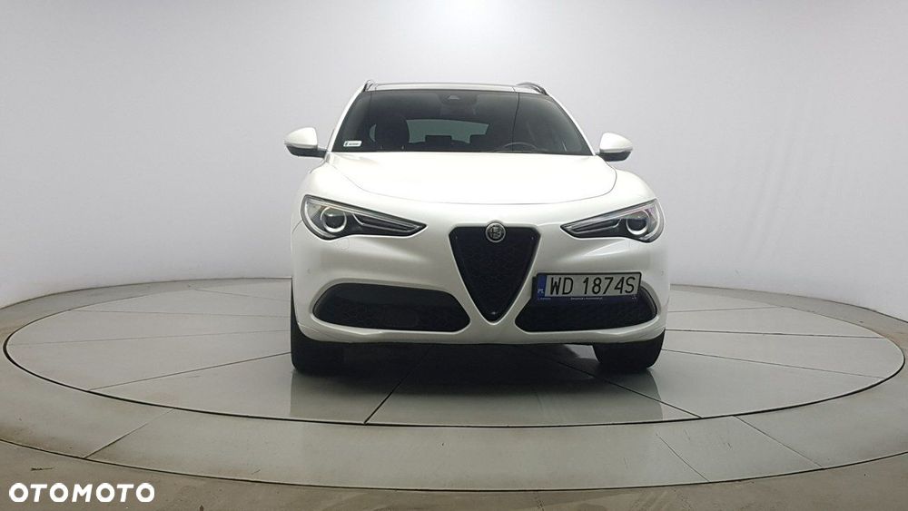Alfa Romeo Stelvio - 2