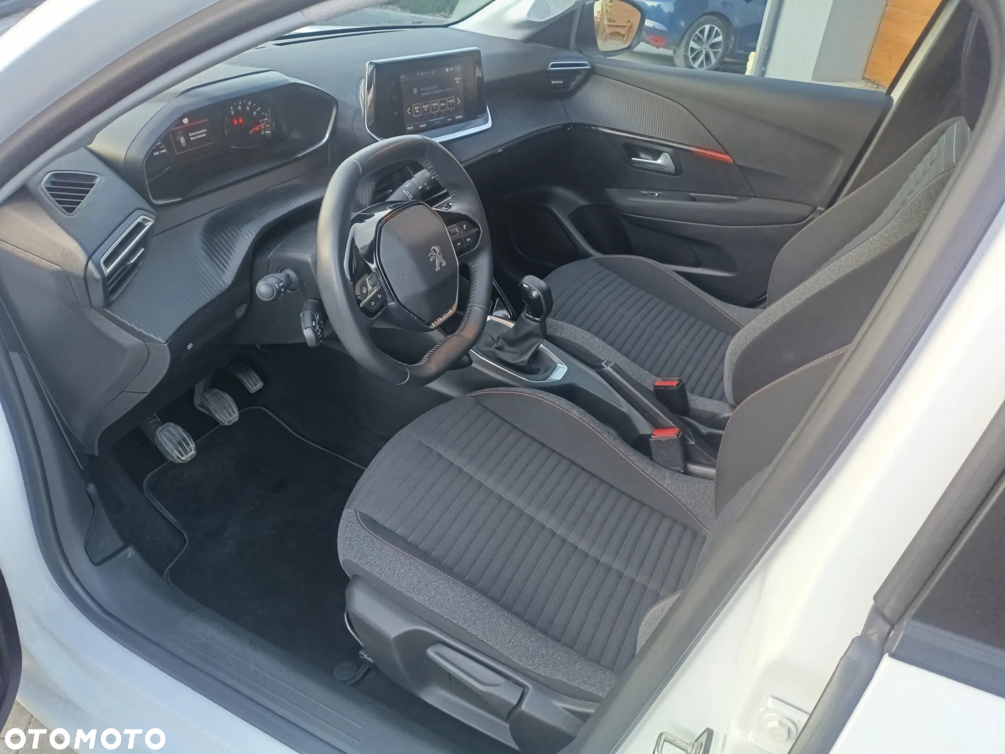 Peugeot 208 - 7