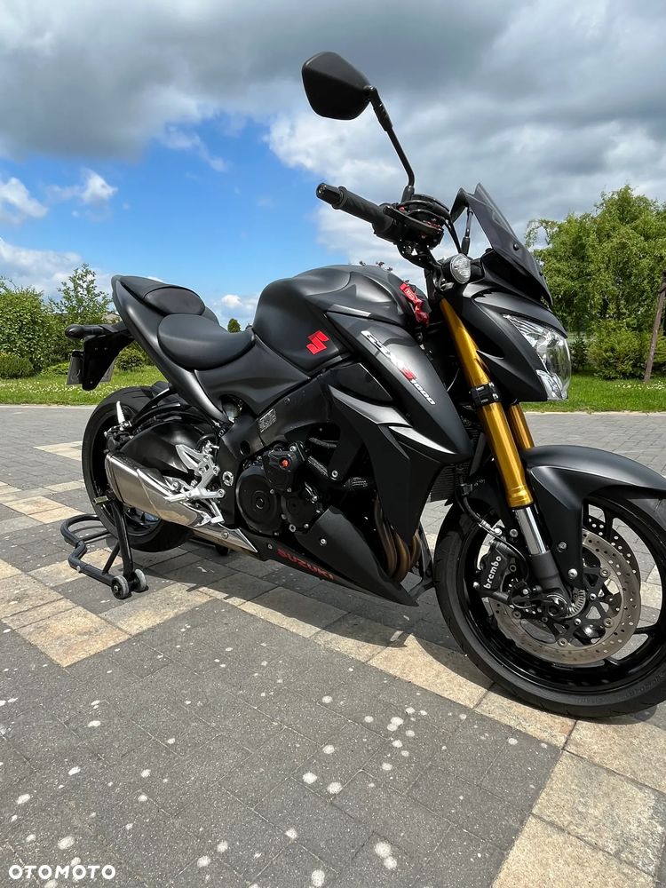 Suzuki GSX 1000 - 10