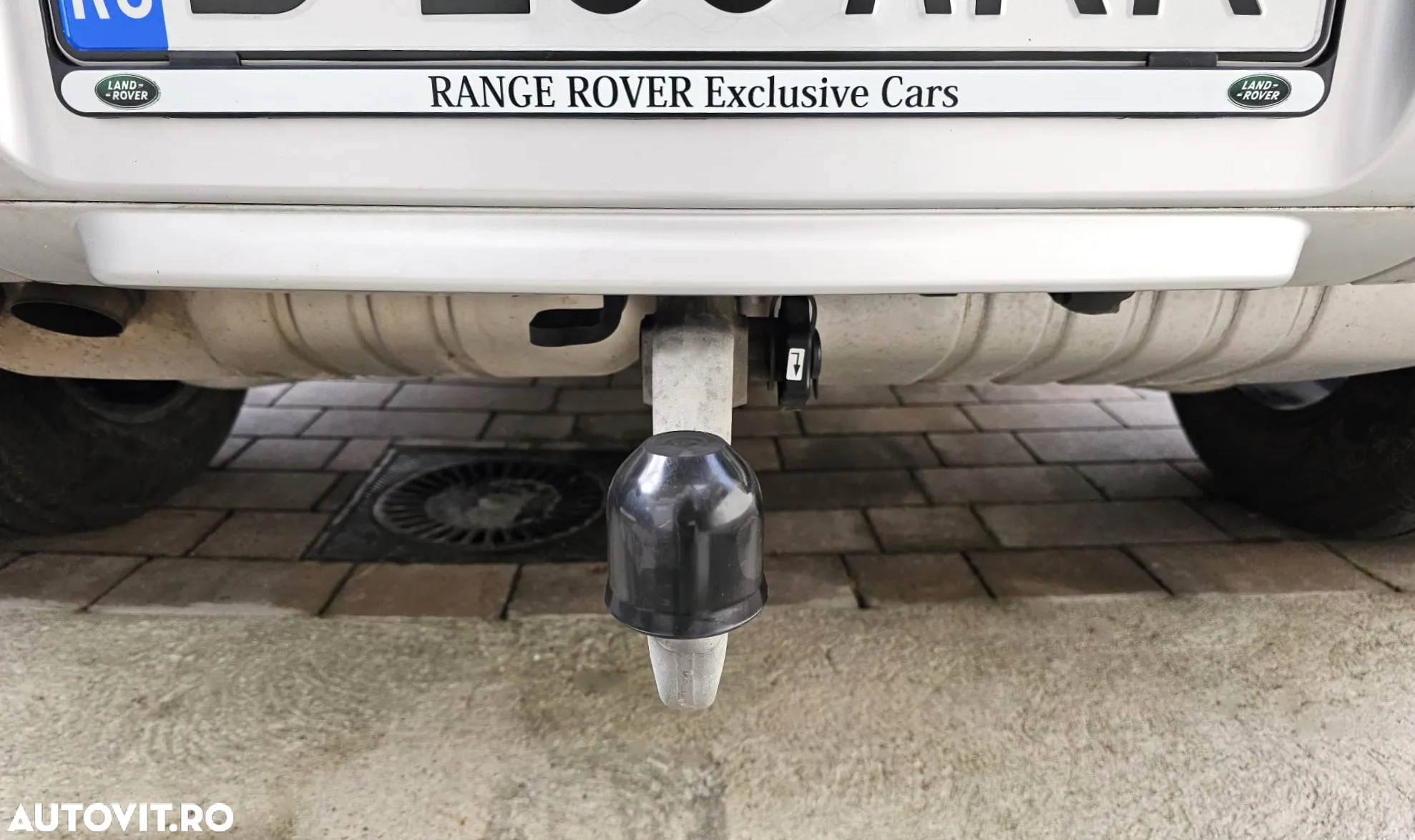 Land Rover Defender 110 2.0L D240 S - 11