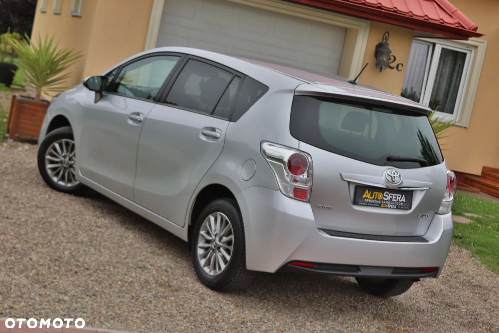 Toyota Verso 1.8 Premium 7os - 12