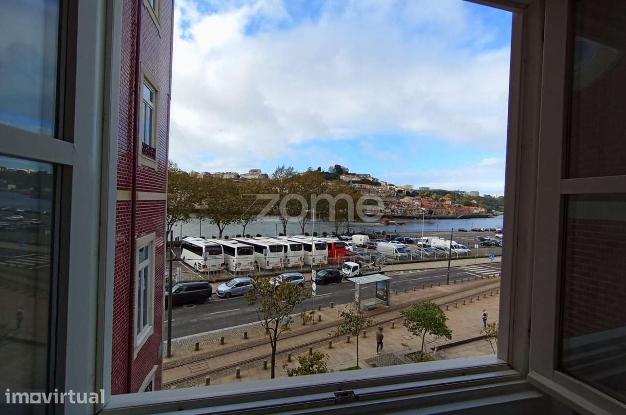 APARTAMENTO T1, PRIMEIRA LINHA DE RIO COM VISTAS DESAFOGADAS - Grande imagem: 3/13