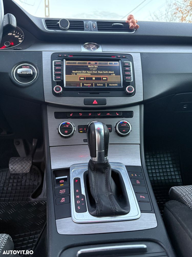 Volkswagen Passat - 14