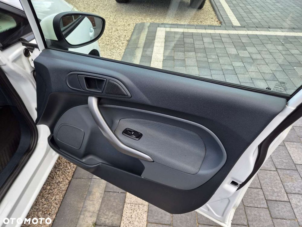 Ford Fiesta - 20