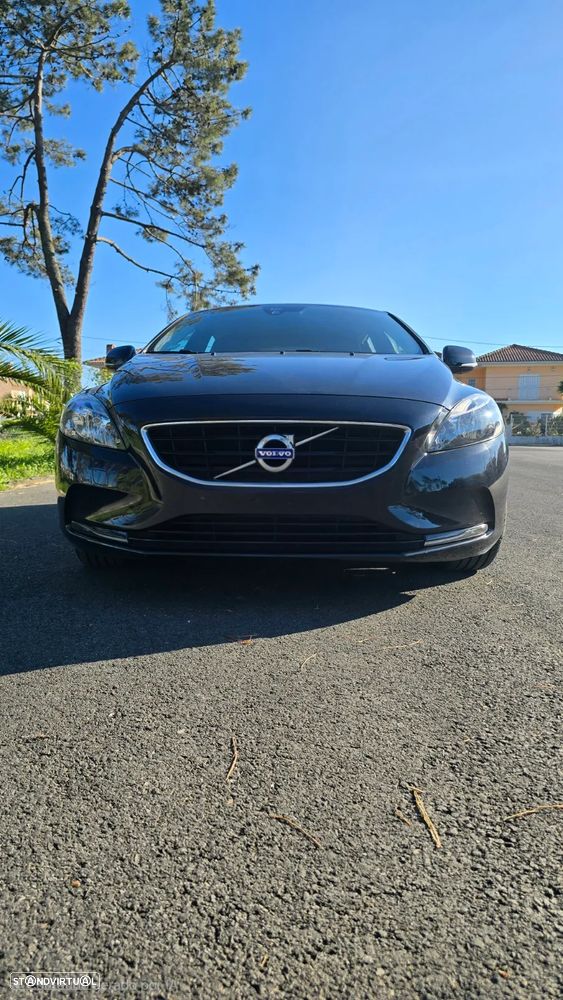 Volvo V40 D2 Momentum - 4