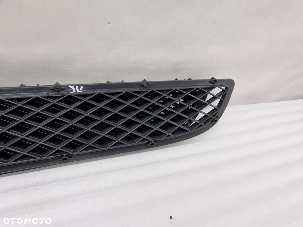 FIAT DUCATO / CITROEN JUMPER / PEUGEOT BOXER 06- KRATKA ŚRODKOWA ZDERZAKA PRZEDNIEGO , NR DIS1307987070 , NR AUKCJI K162 - 10