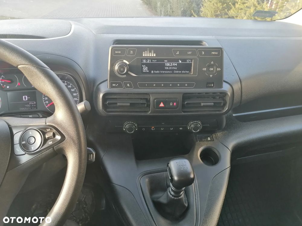 Opel Combo 1.2 Turbo S&S - 11