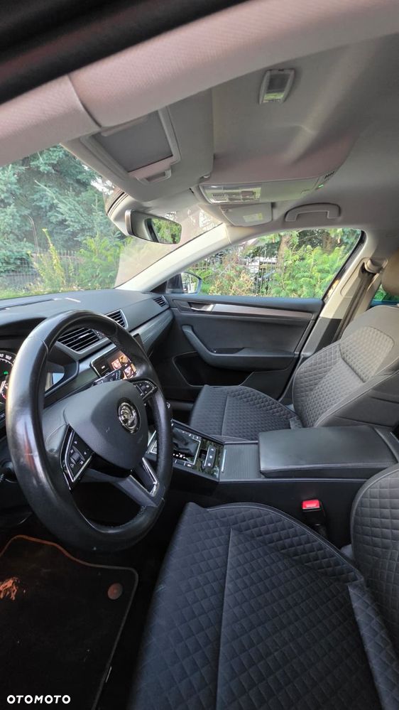 Skoda Superb 2.0 TDI DSG Premium Edition - 16
