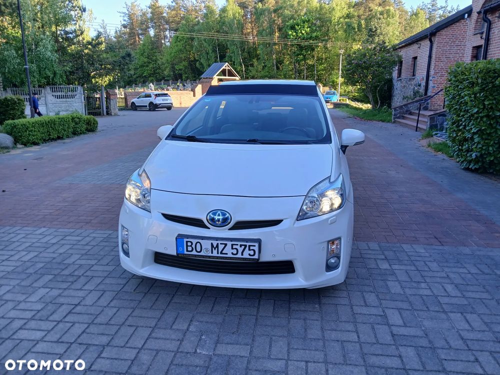 Toyota Prius (Hybrid) Executive - 2