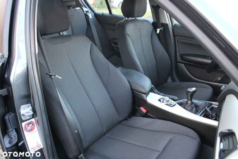 BMW Seria 1 116d Sport Line - 16