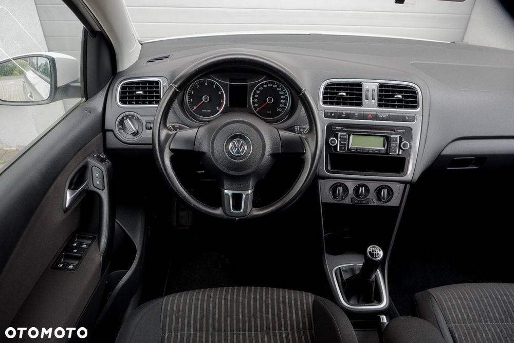 Volkswagen Polo 1.4 Highline - 32