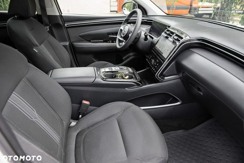 Hyundai Tucson 1.6 CRDi 48V-Hybrid 4WD DCT Select - 32