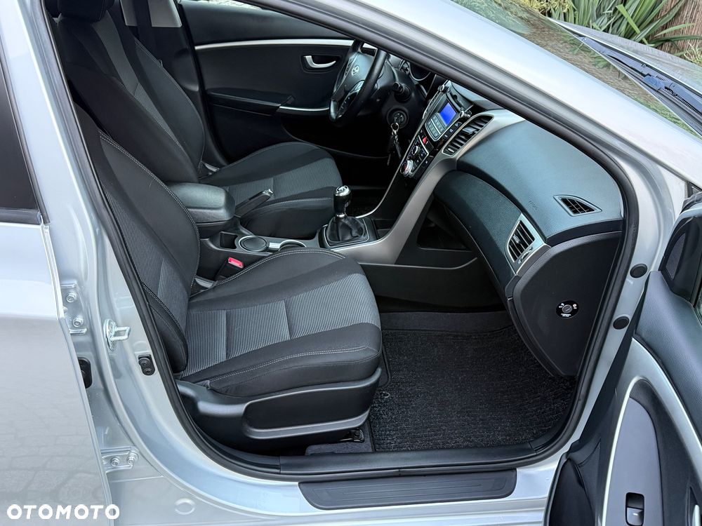 Hyundai i30 1.6 Comfort - 34