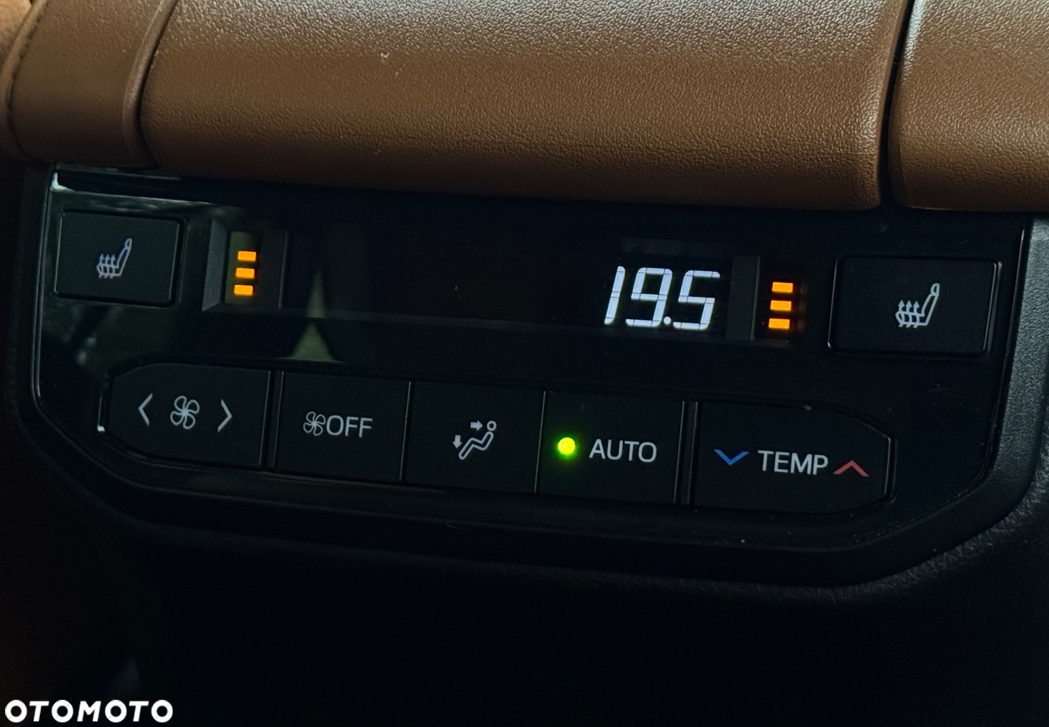 Toyota Highlander 2.5 Hybrid Executive - 22