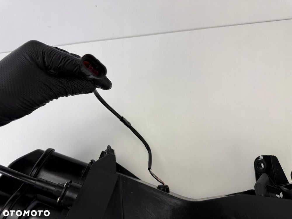 Lampa przednia prawa Can-Am Spyder RT-S 2012+ - 9