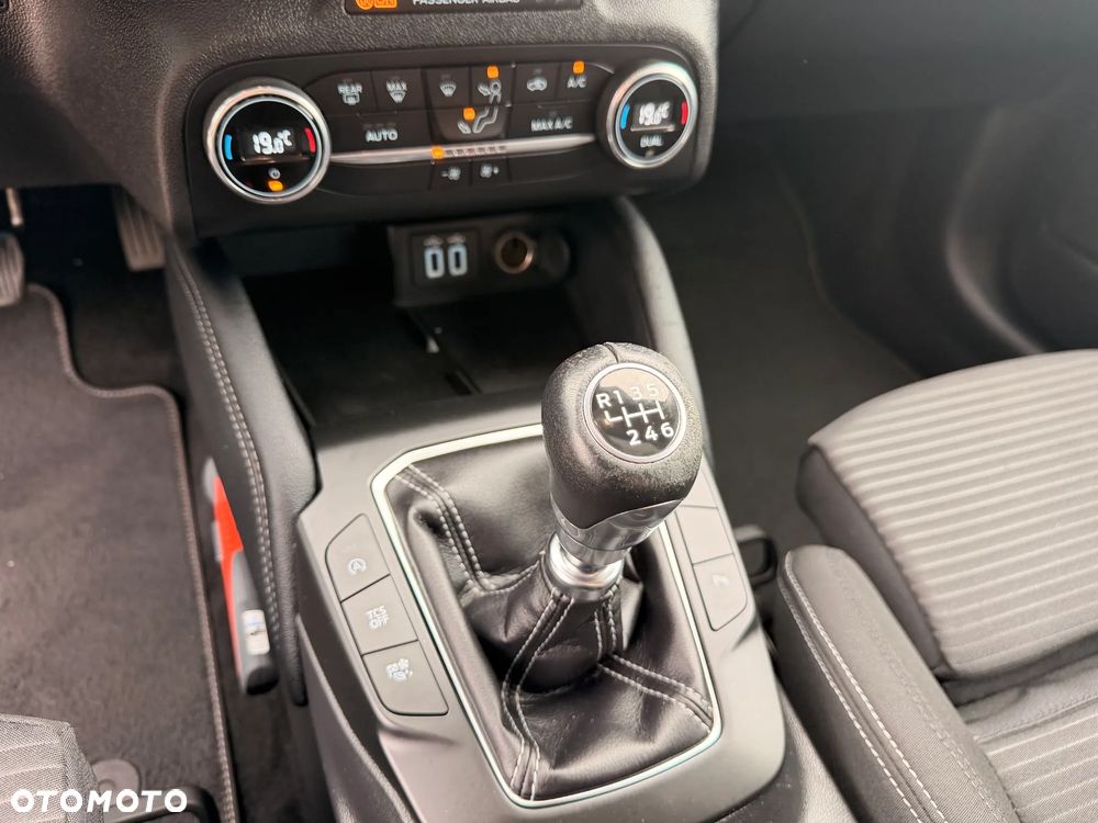 Ford Focus 1.5 EcoBlue Titanium X - 34