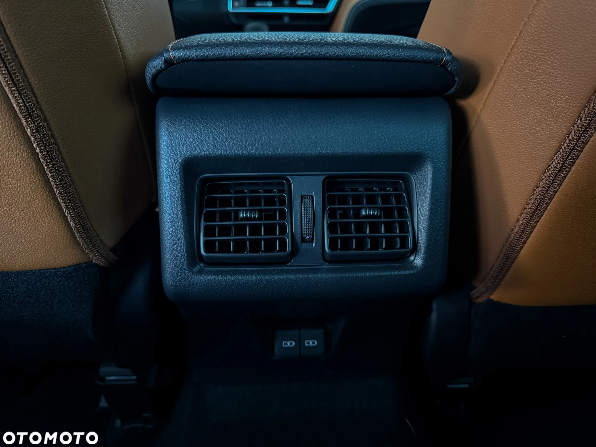 Toyota Camry - 16