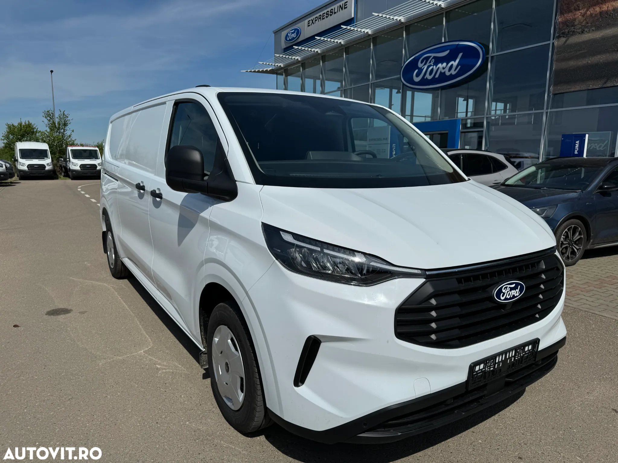 Ford Transit Custom Bus 320L 2.0 EcoBlue 136 CP 6MT L2H1 FWD Titanium - 3