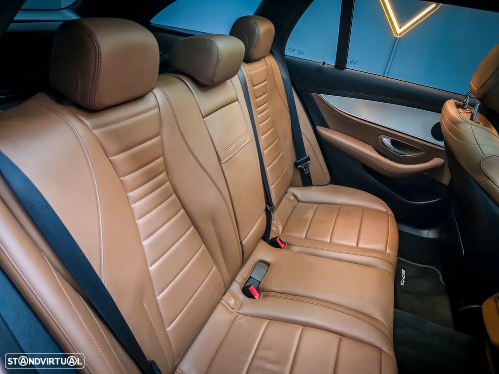 Mercedes-Benz E 300 de 9G-TRONIC AMG Line - 22