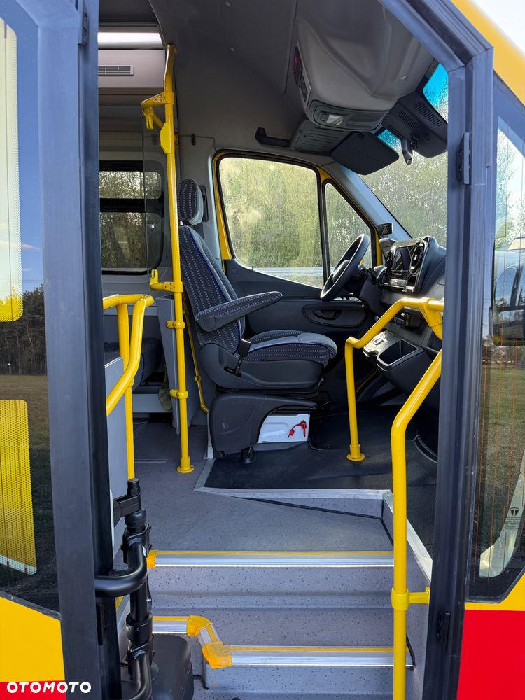 Mercedes-Benz Sprinter 517 - 32