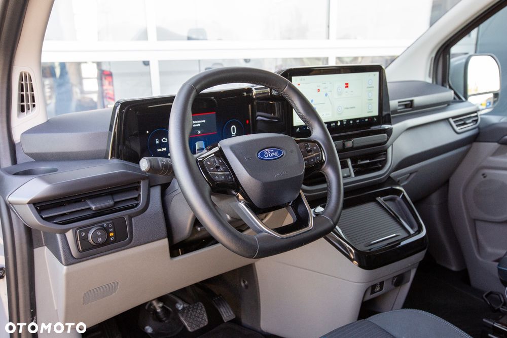 Ford Tourneo Custom - 16