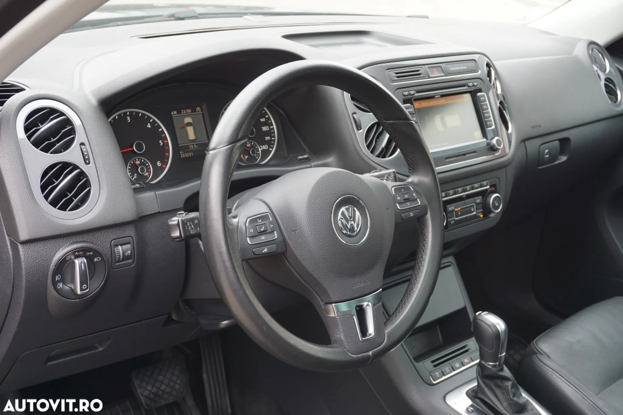 Volkswagen Tiguan 2.0 TDI 4Motion DSG Sport & Style - 21