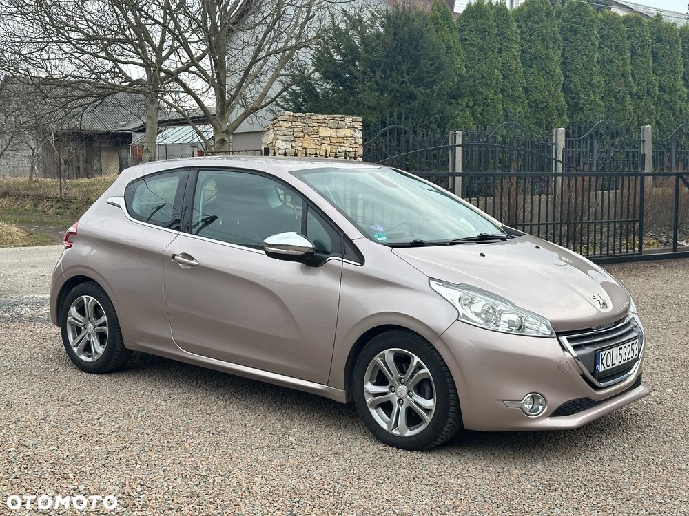 Peugeot 208 95 VTI Allure - 1