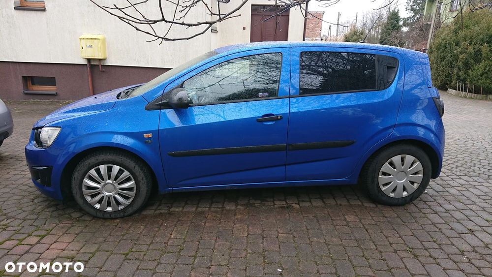 Chevrolet Aveo - 4