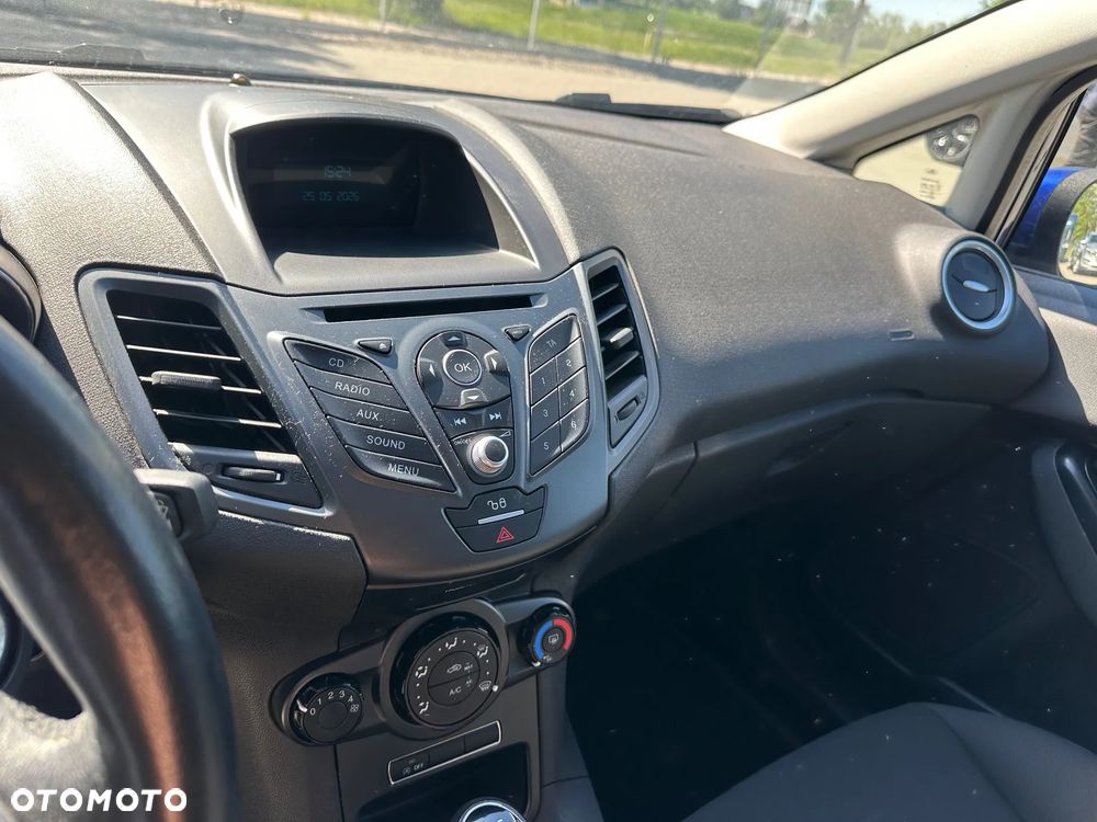 Ford Fiesta - 12