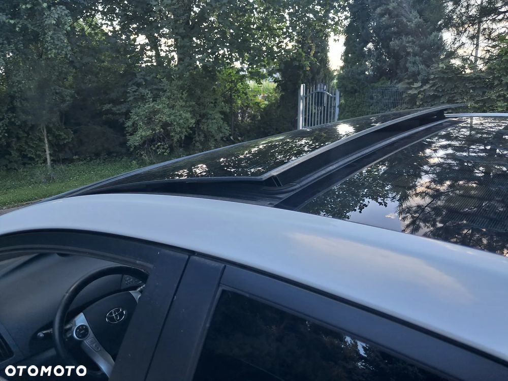 Toyota Prius 1.8 HSD Premium - 29