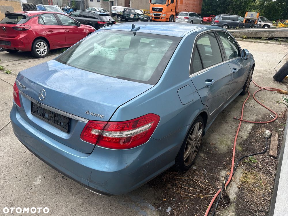 Mercedes-Benz Klasa E 350 CDI DPF 4Matic BlueEFFICIENCY 7G-TRONIC - 12