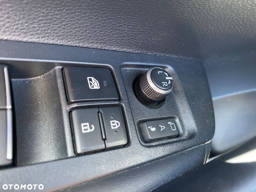 Toyota Corolla 1.8 Hybrid Style - 23
