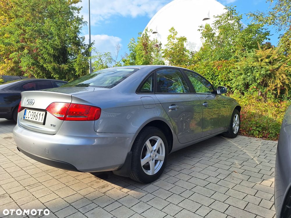 Audi A4 Limousine - 4
