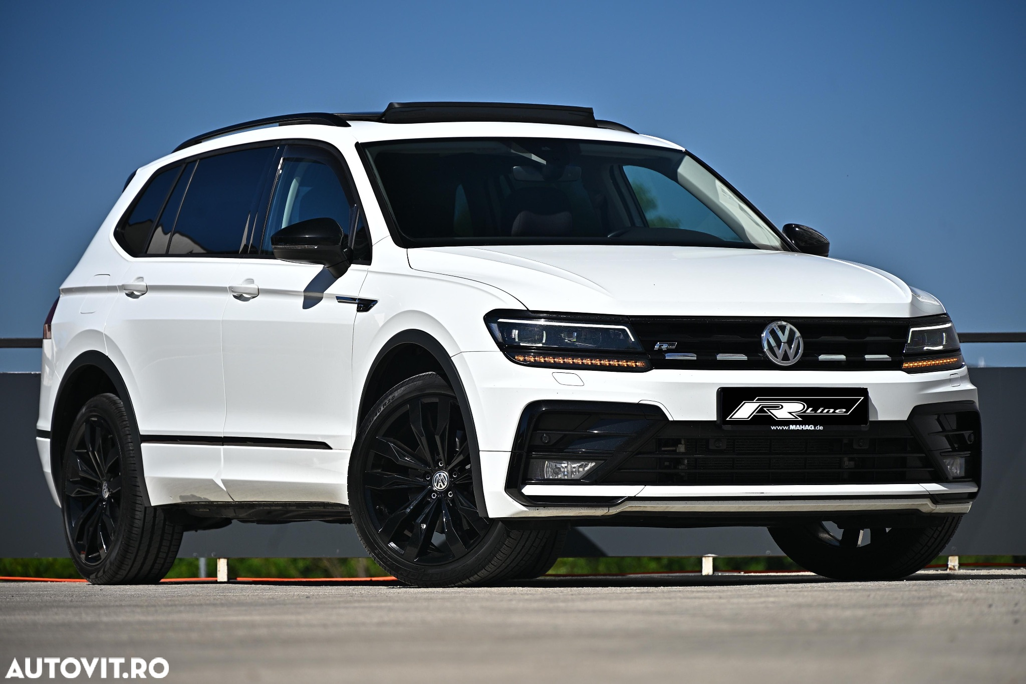 Volkswagen Tiguan Allspace 2.0 TDI 4Mot DSG R-Line - 2