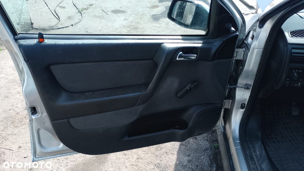 Tylko Części Opel Astra II G 2.0 dti / 2.2 dti kombi 5d 98r–08r lakier Z157 - 7