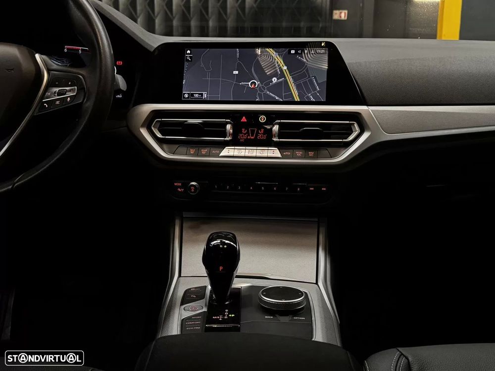 BMW 318 d Touring Auto - 19