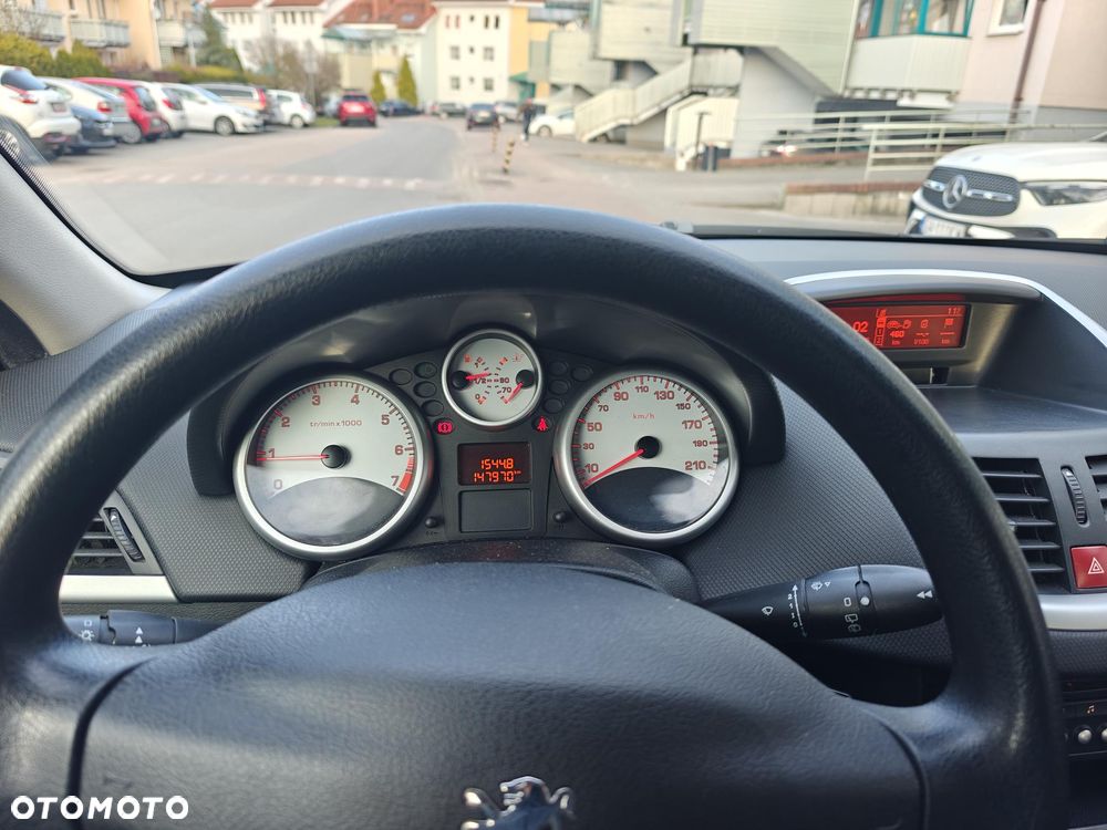 Peugeot 207 1.4 16V Trendy - 5