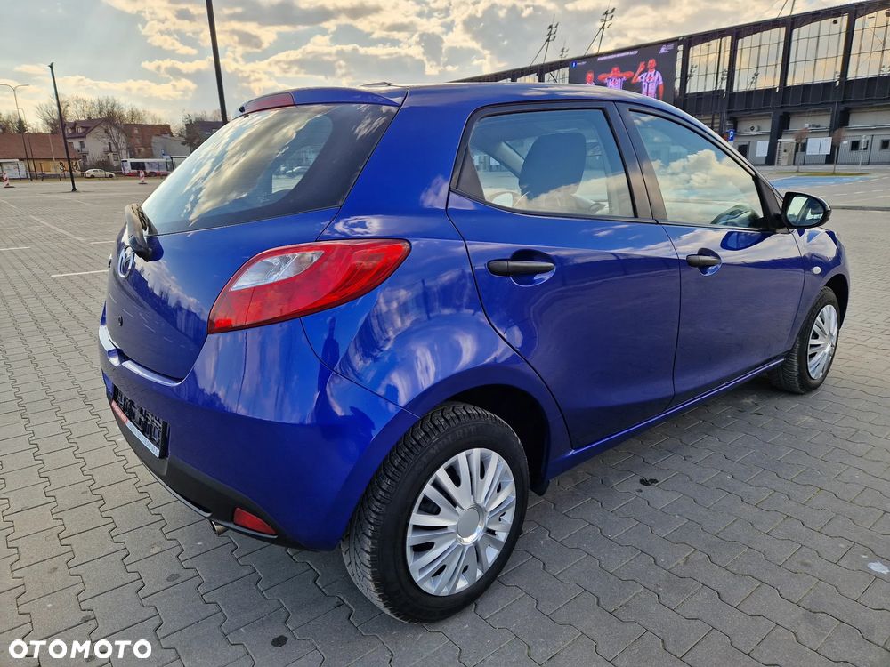 Mazda 2 - 6